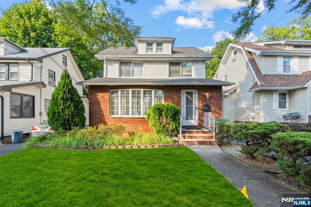 Property Photo:  489 Maple Avenue  NJ 07666 