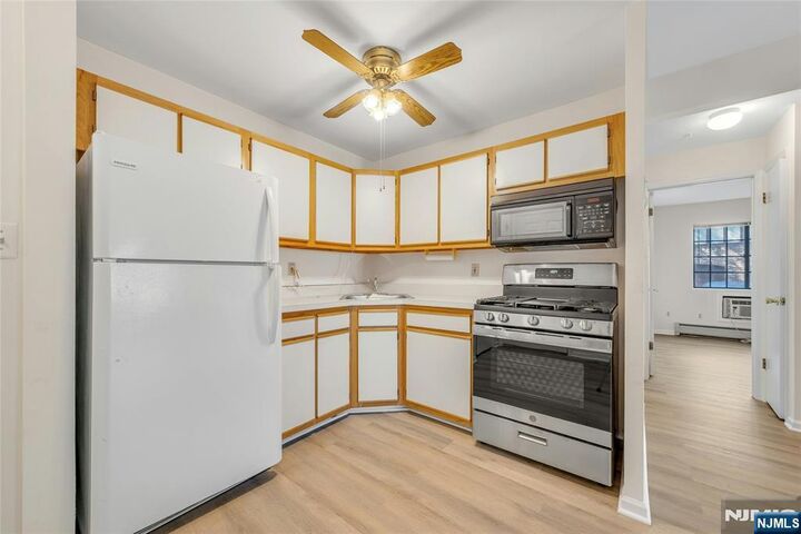 Property Photo:  916 Thoreau  NJ 07430 