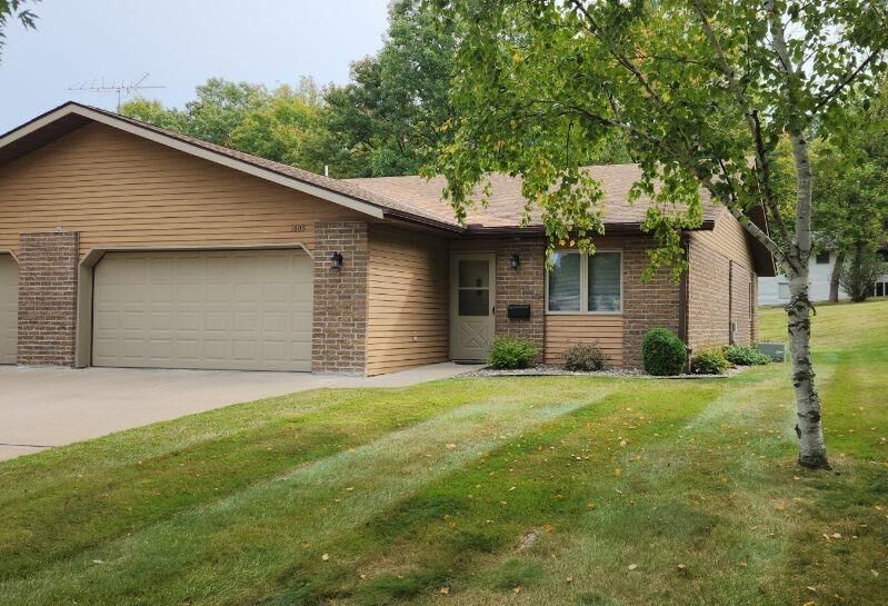 Property Photo:  1005 4th Avenue NW  MN 56353 