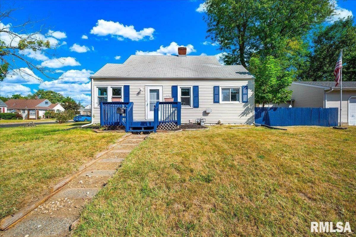 Property Photo:  1011 W Forrest Hill Avenue  IL 61604 