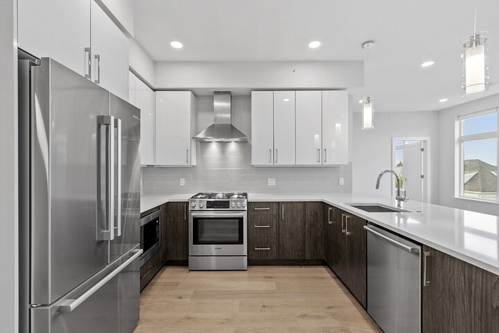 Property Photo: 124 Highland Ave 404 MA 02143