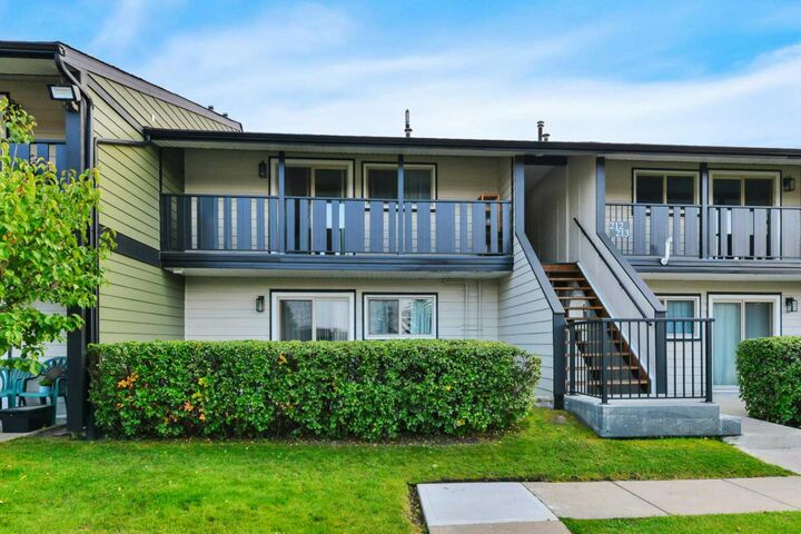 54 Bell Street 213  Red Deer AB T4R 1M8 photo