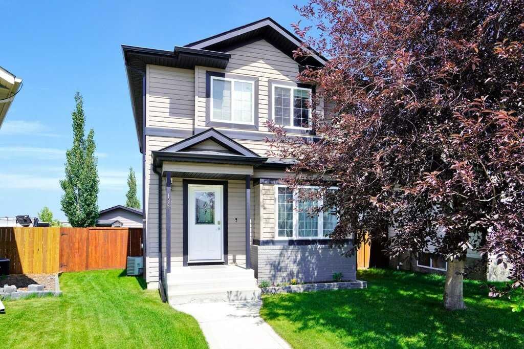 Property Photo:  136 Oswald Close  AB T4P 0C1 