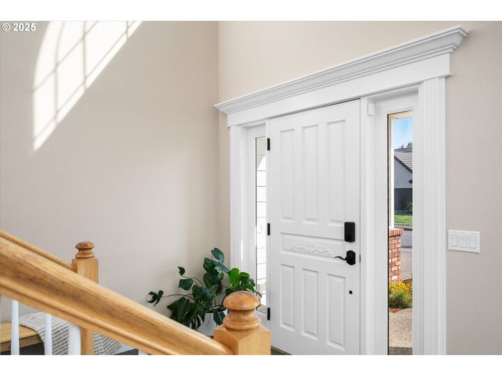 Property Photo: 3387 Winchester Way OR 97401