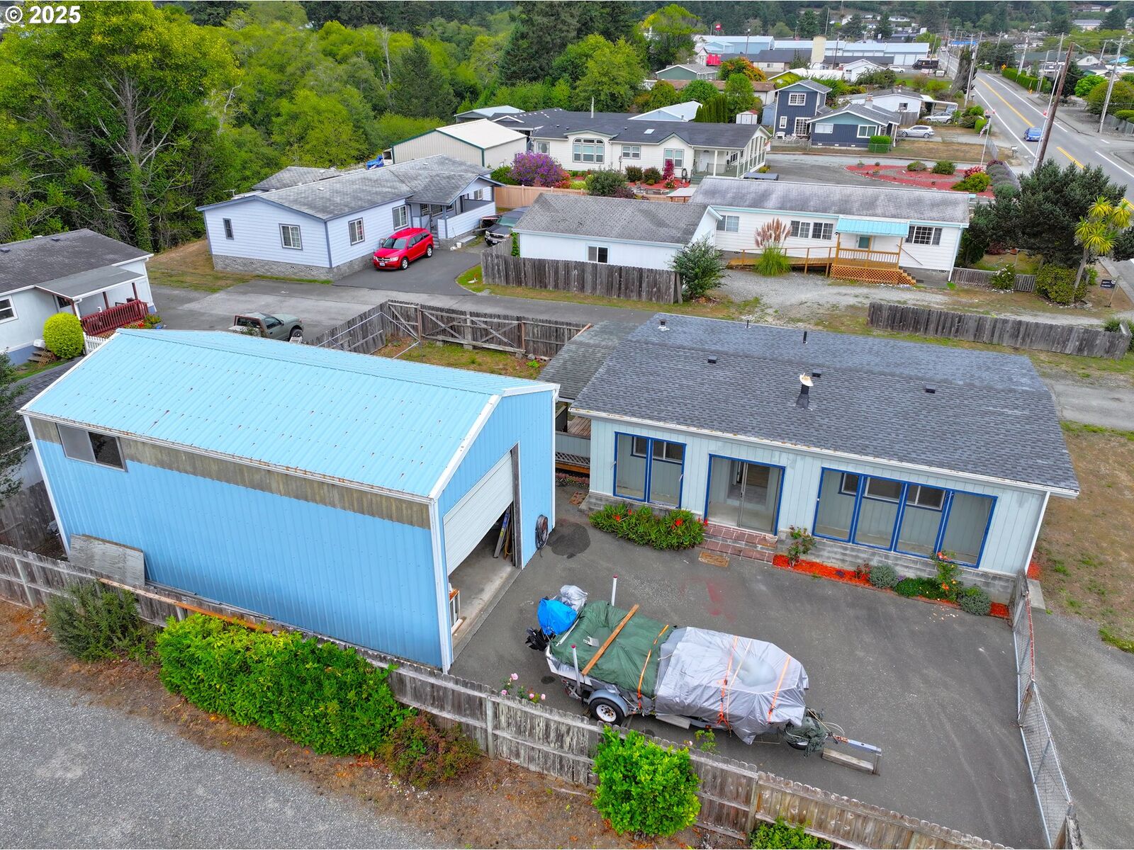 Property Photo: 97981 W Benham Ln OR 97415