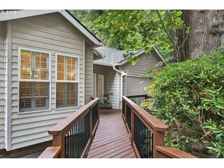 Property Photo:  736 SW Burlingame Ter  OR 97239 