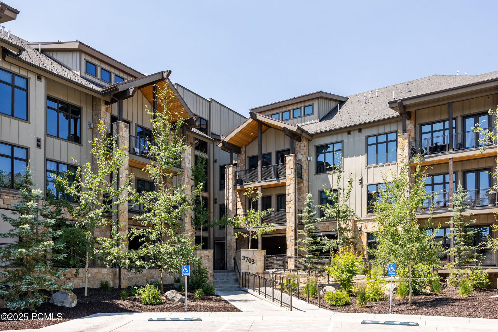 Property Photo:  3703 Blackstone Drive Unit 206  UT 84098 