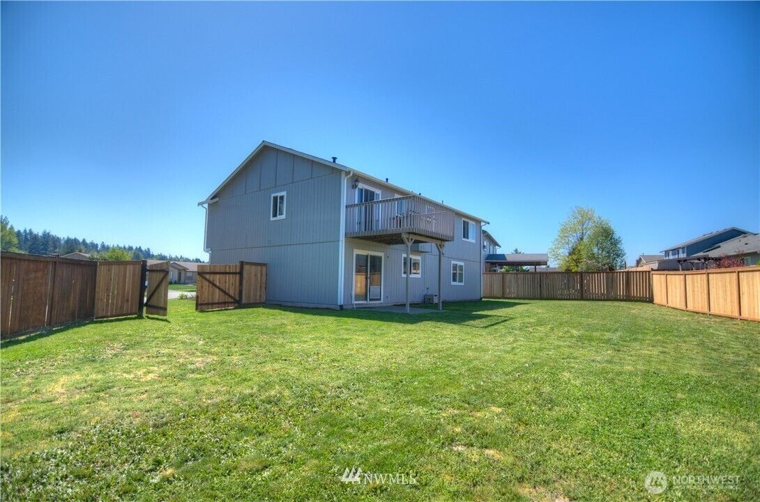 Property Photo:  8715  201st Street E  WA 98387 
