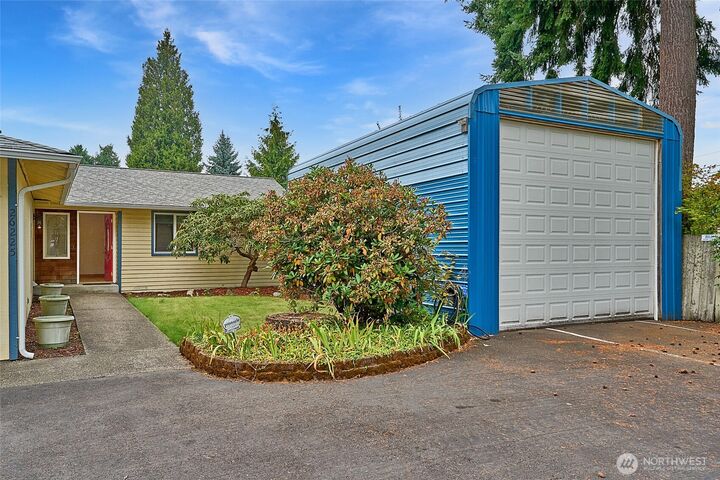 Property Photo: 26225 Woodland Way S WA 98030