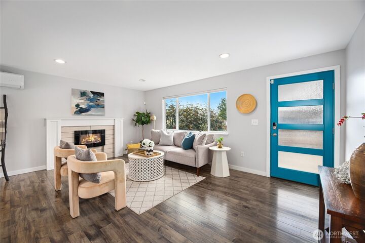 Property Photo: 9642 13th Avenue SW WA 98106