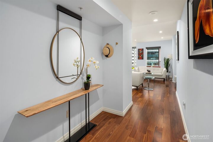 500  106th Avenue NE 813  Bellevue WA 98004 photo