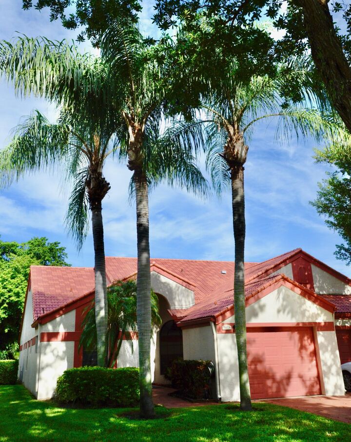 Property Photo:  7557 Lexington Club Boulevard A  FL 33446 