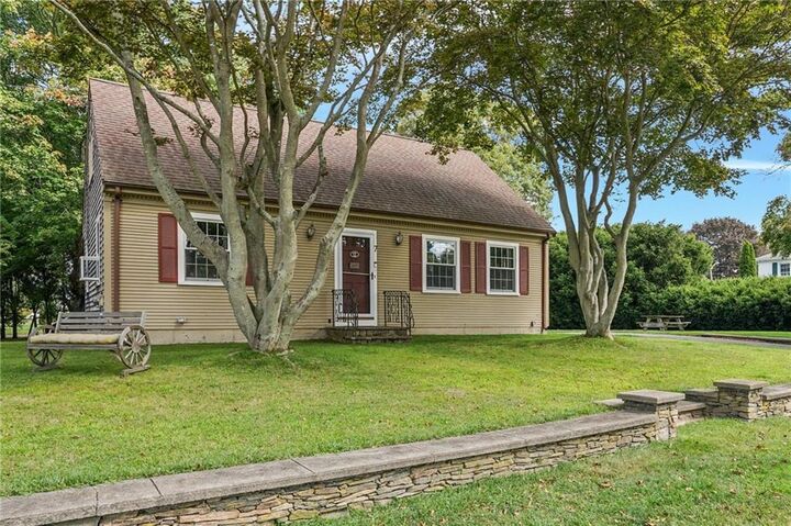 7 Annawamscutt Drive  Bristol RI 02809 photo