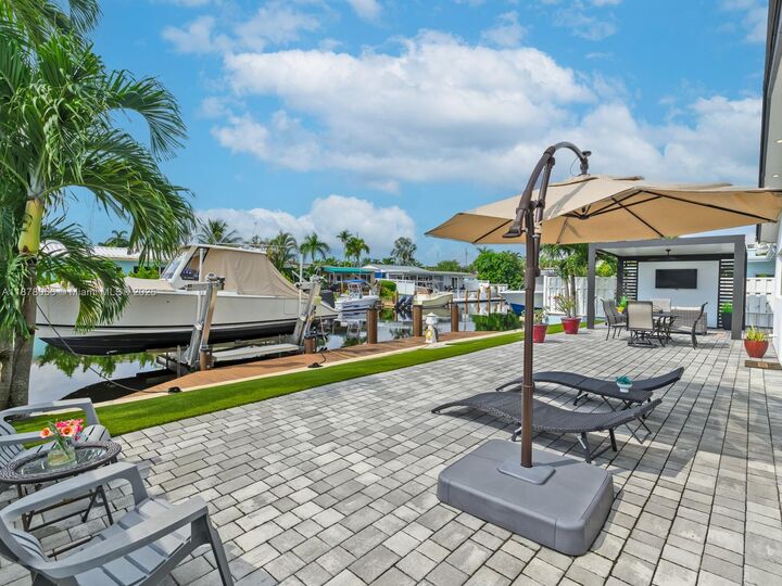 Property Photo: 1206 Mango Isle FL 33315