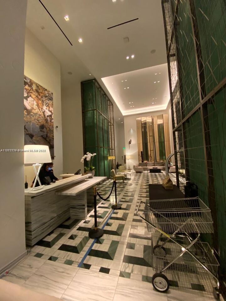 Property Photo:  801 S Miami Ave 1804  FL 33130 