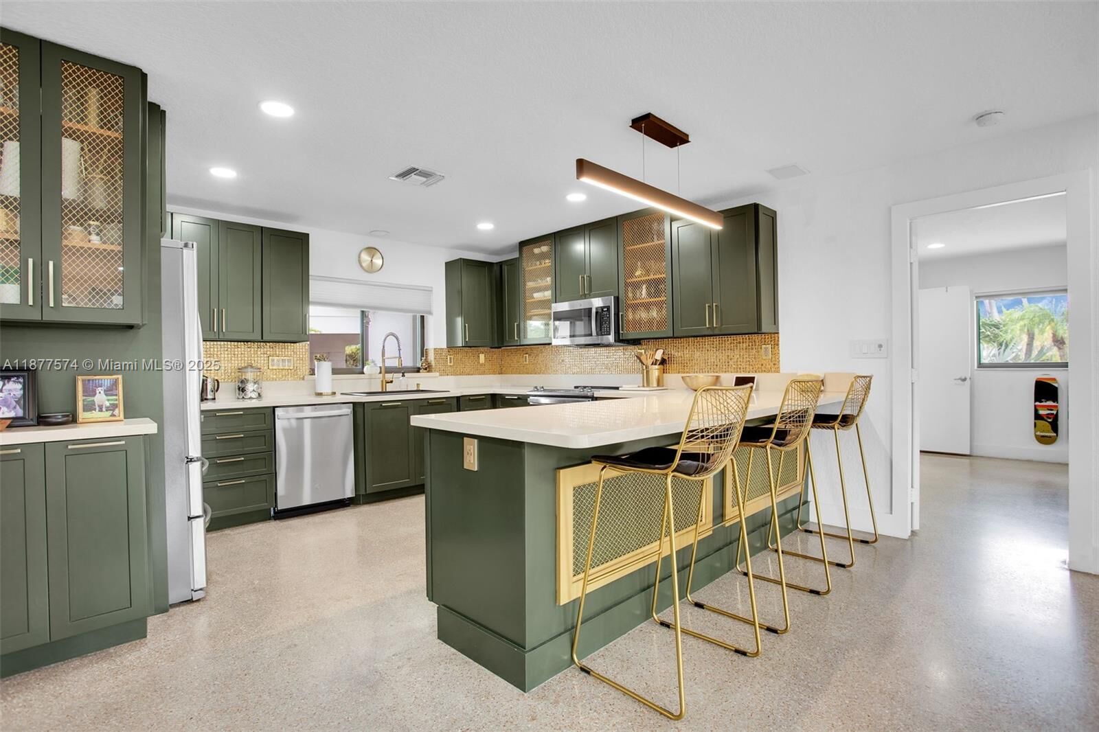 Property Photo: 3008 NE 1st Terrace FL 33334