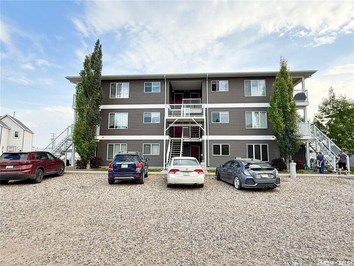 1638 Clark Avenue 101  Weyburn SK S4H 3G3 photo