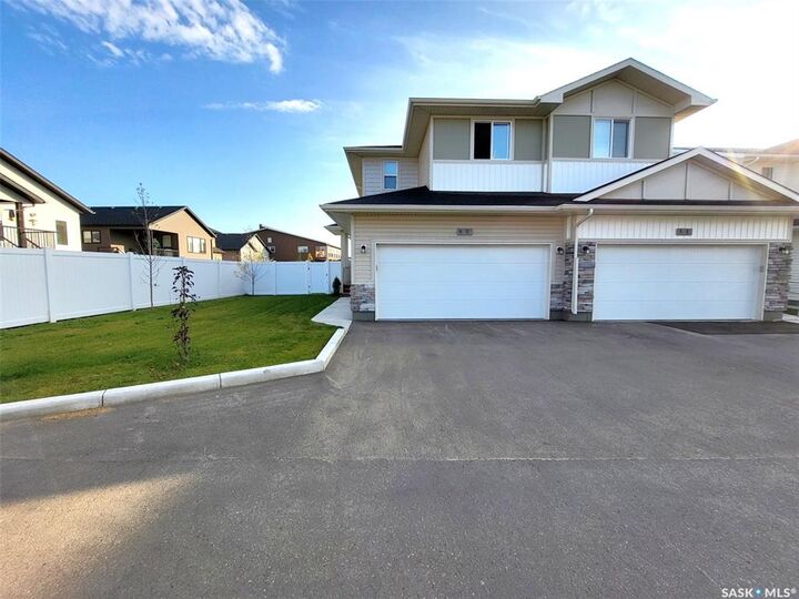 115 Feheregyhazi Boulevard 9  Saskatoon SK S7W 1J6 photo