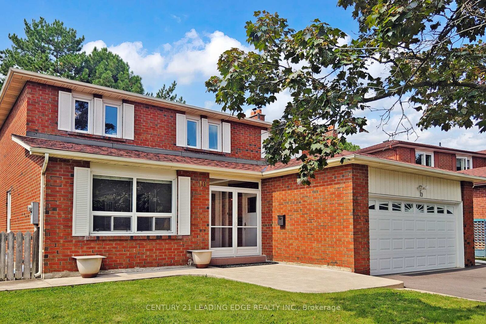 Property Photo:  10 Vivaldi Crescent  ON L6Y 2S2