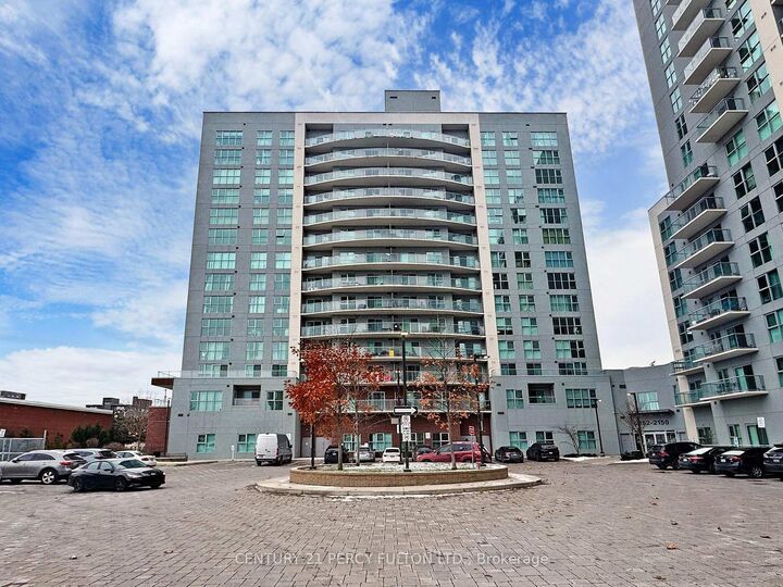 Property Photo:  2152 Lawrence Avenue E 1504  ON M1R 0B5 