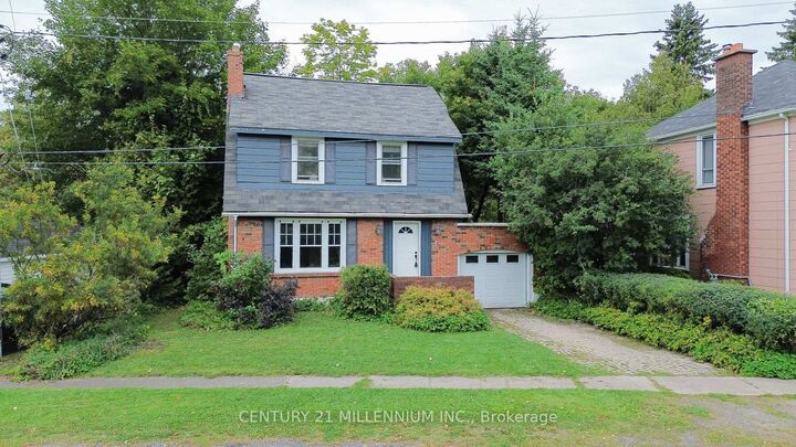 Photo de la propriété:  3 Riverview Avenue  ON P6A 3X6 