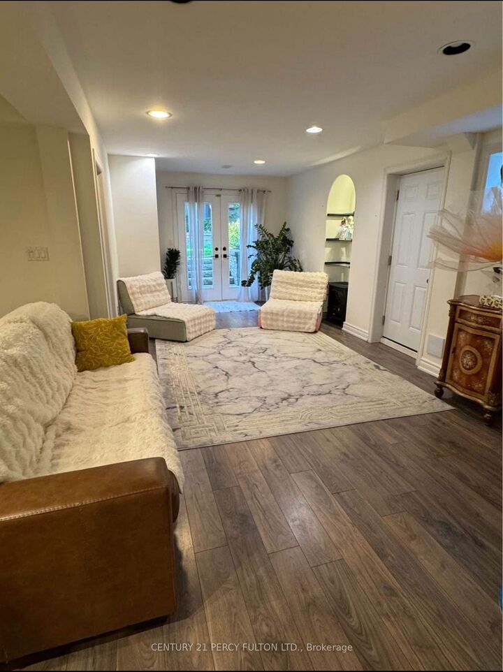 Property Photo:  207 Shaftsbury Avenue Basment  ON L4C 0E8