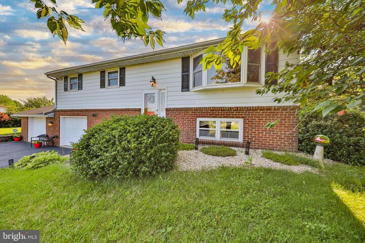 Property Photo:  70 Faust North Road  PA 19507 