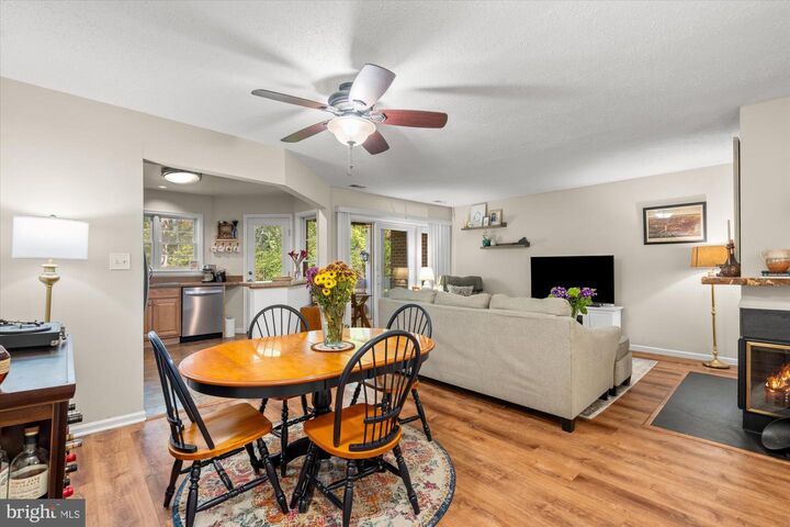 Property Photo:  3151 Anchorway Court J  VA 22042 
