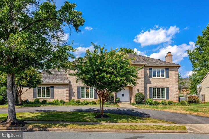Property Photo: 6305 Dunaway Court VA 22101