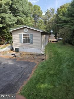 Property Photo:  10 White Pine Lane  PA 17047 