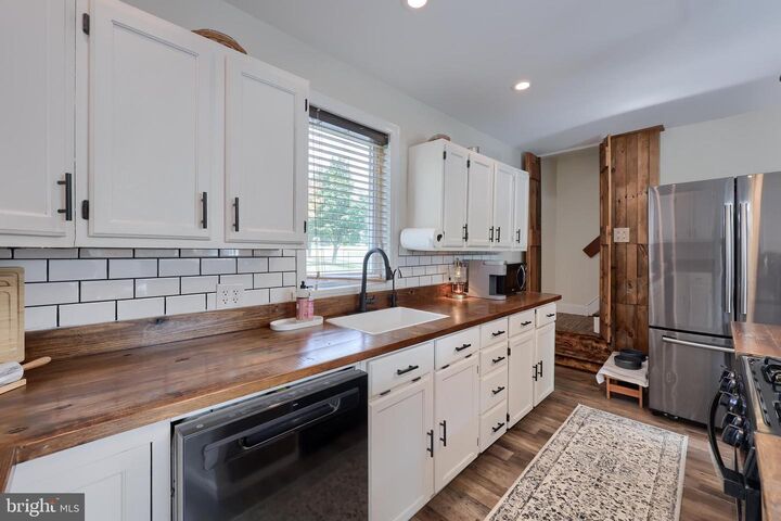 Property Photo: 642 Millwood Road PA 17584
