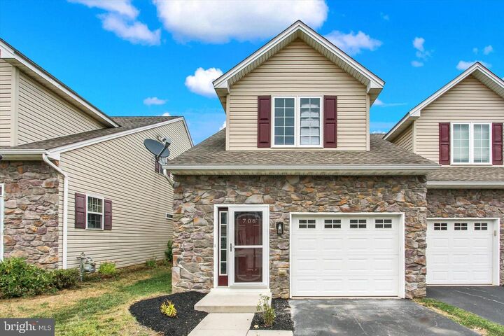706 Grant Drive  Hanover PA 17331 photo