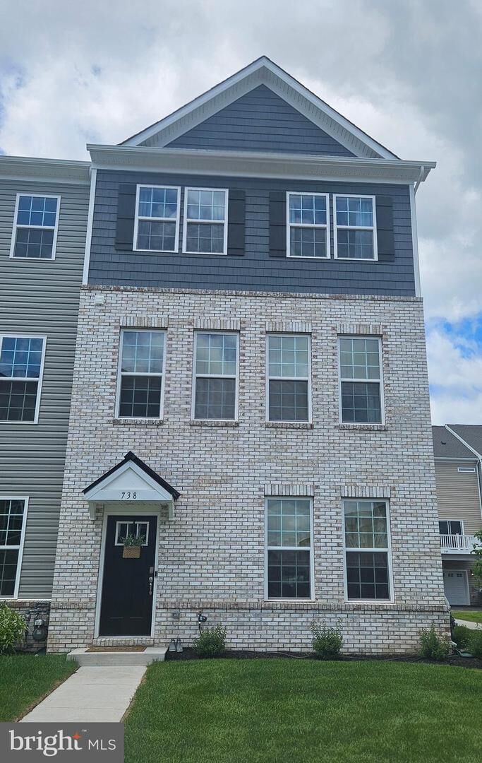 708 Ore Street  Phoenixville PA 19460 photo