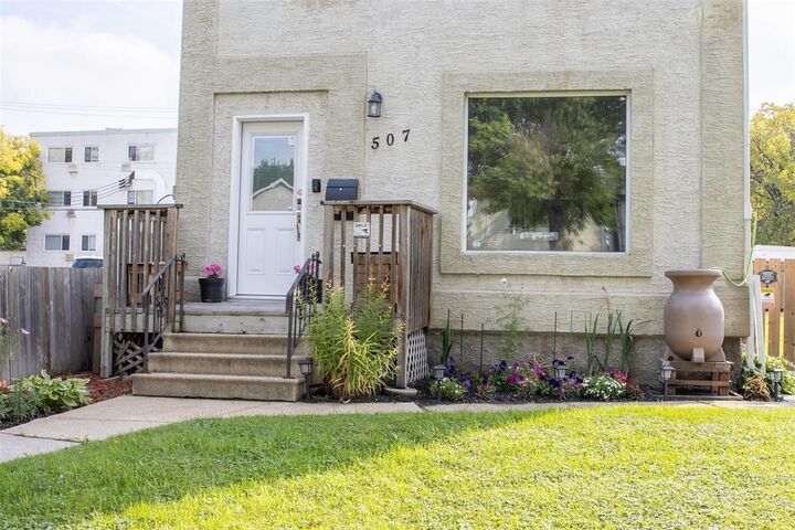 Property Photo:  507 Spence Street  MB R3B 2R8 