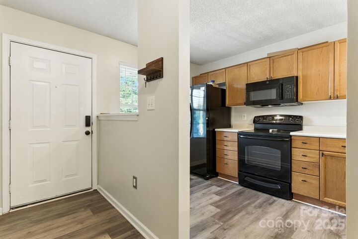 Property Photo: 7553 Petrea Lane NC 28227