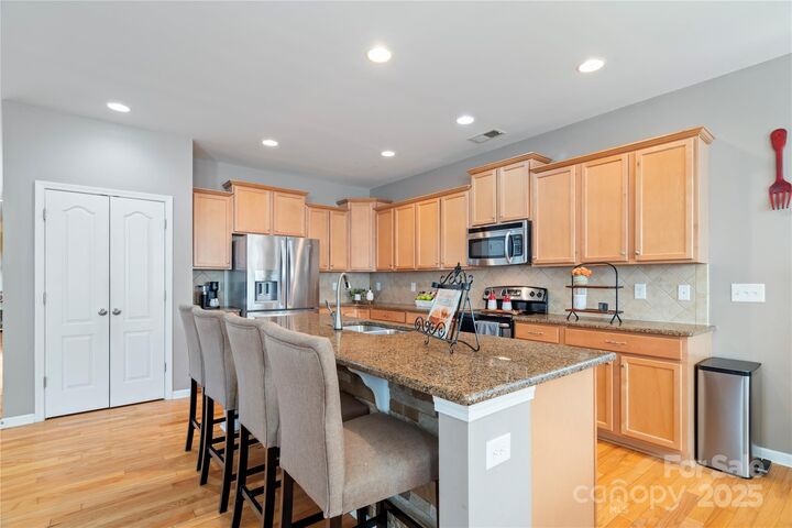 Property Photo:  1521 Deer Meadows Drive  NC 28173 