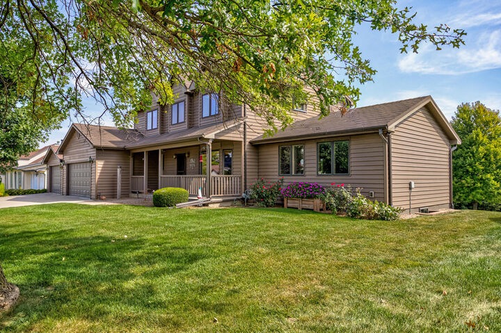 Property Photo:  328 S Logan Street  IA 50236 