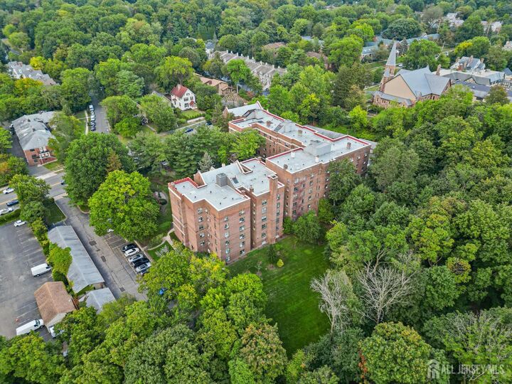 Property Photo:  100 E Palisades Avenue E A51  NJ 07631 