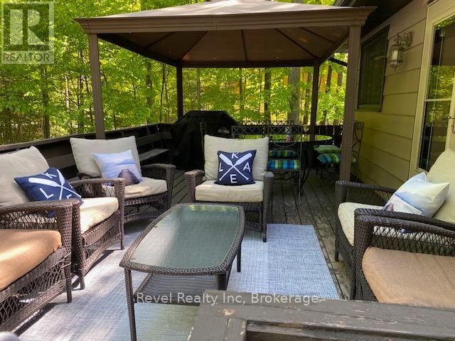 Property Photo:  28 Lannan Drive  ON L9M 0H3 