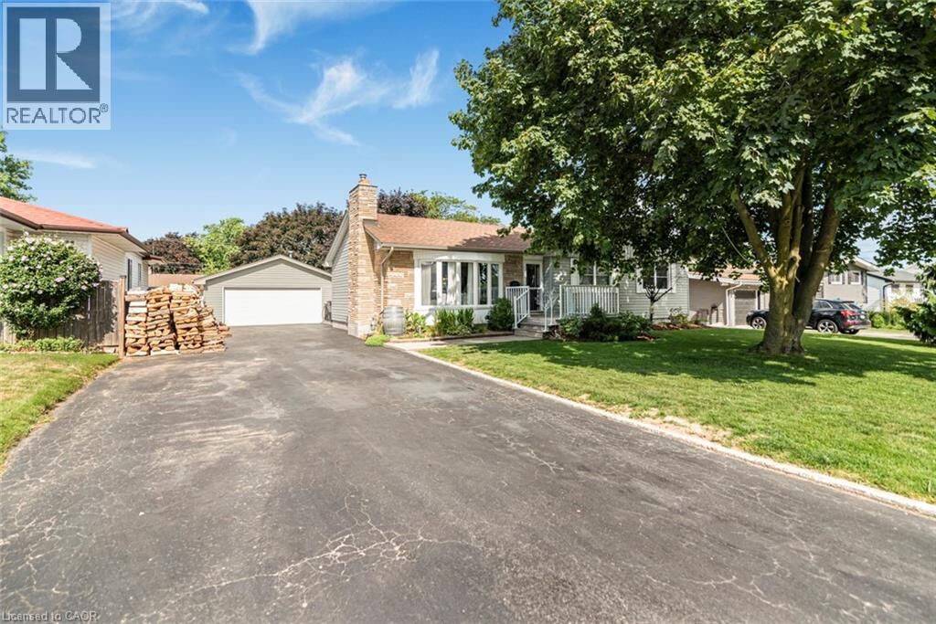 Photo de la propriété:  8 Craig Boulevard  ON L3M 4C1 