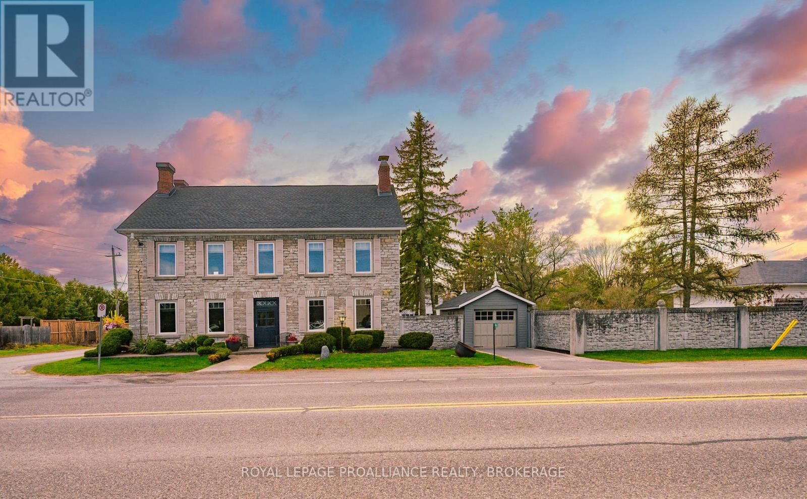 Photo de la propriété: 1863 Sydenham Road ON K7L 4V4