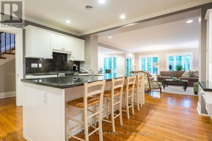 Photo de la propriété: 251 Park Road ON K1M 0C9