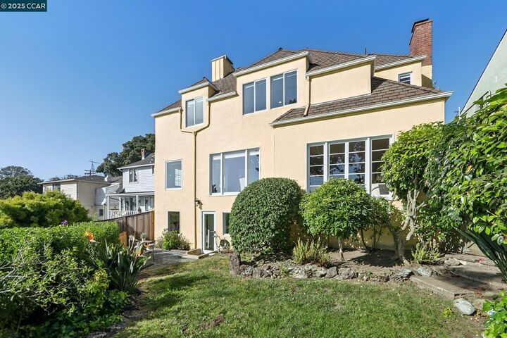 Property Photo:  680 Grizzly Peak Blvd  CA 94708 