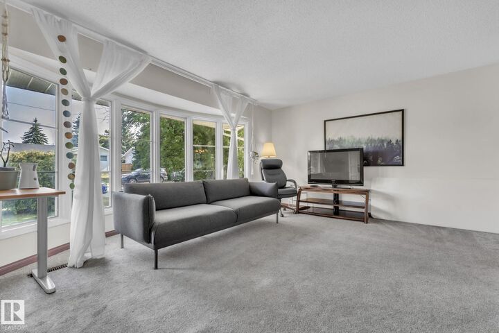 Property Photo:  3116 67 Street NW  AB T6K 1L9 