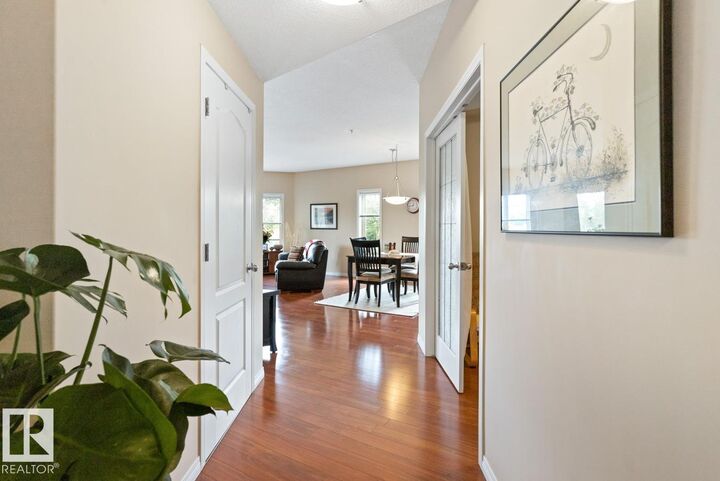 Property Photo:  9905 81 Avenue NW 202  AB T6E 1W5 