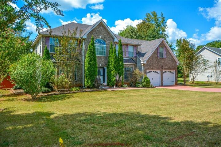Property Photo:  925 Reda Court  GA 30253 