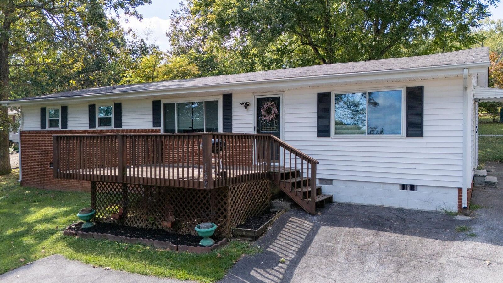 Property Photo: 127 Belleview Drive SE TN 37323
