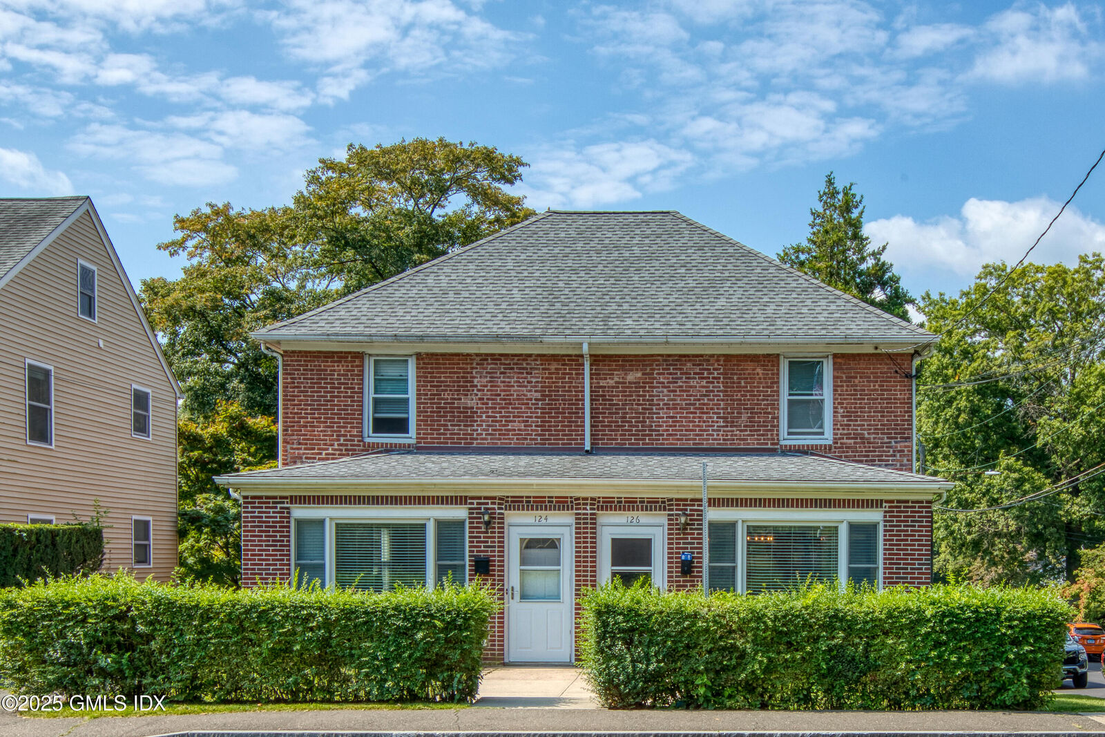 Property Photo:  126 Pemberwick Road Right Side  CT 06831 