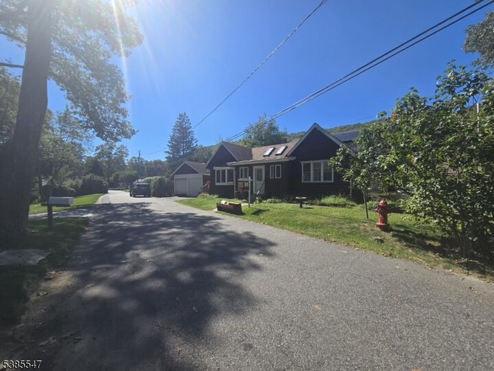 Property Photo:  61 Pequot Trl  NJ 07438 
