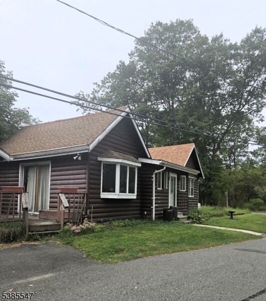 Property Photo:  61 Pequot Trl  NJ 07438 